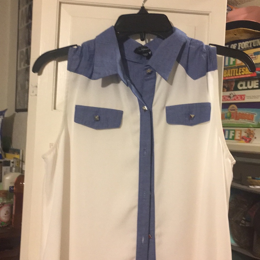 Soprano sleeveless shirt